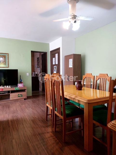 Image 4 - 854491