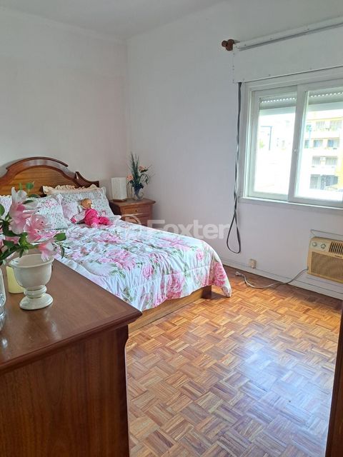 Image 7 - 854492