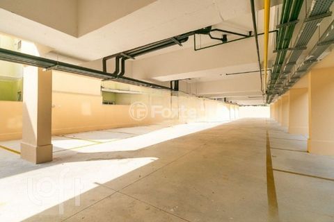 Image 8 - 854571