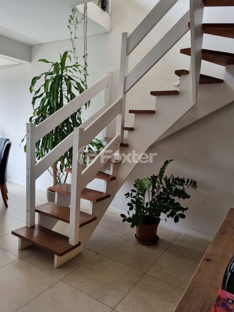 Image 9 - 854594