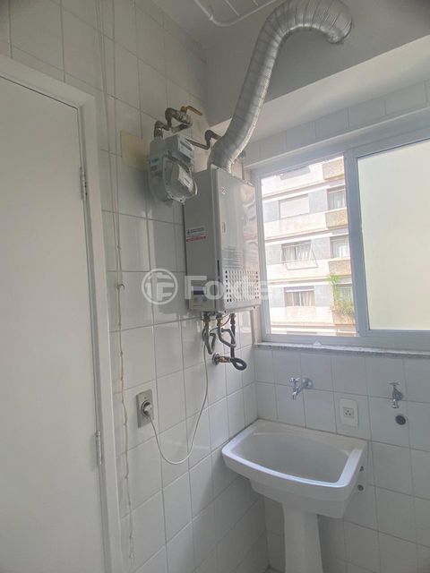 Image 7 - 854671