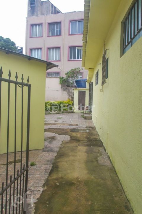 Image 4 - 854682