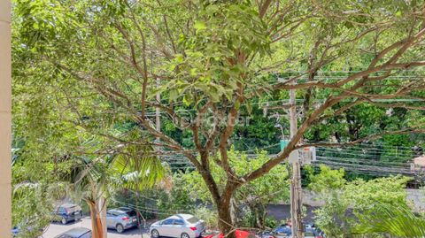 Image 3 - 854686