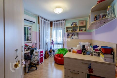 Image 11 - 854716