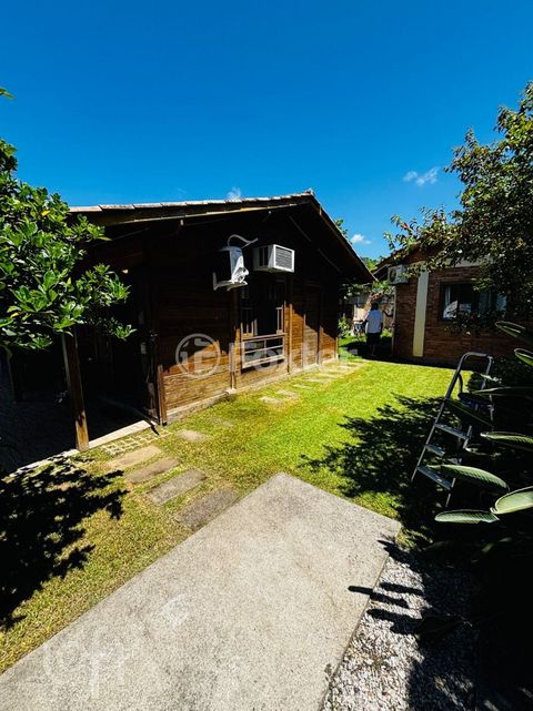 Image 7 - 854721