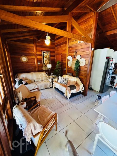 Image 4 - 854721