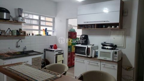 Image 5 - 854744