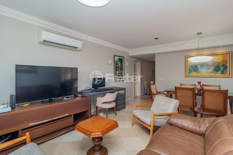 Image 4 - 855281