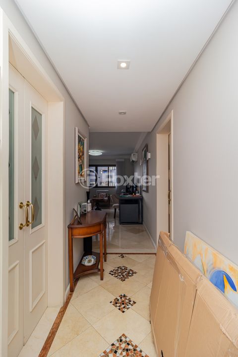 Image 7 - 855281