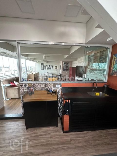 Image 4 - 855305