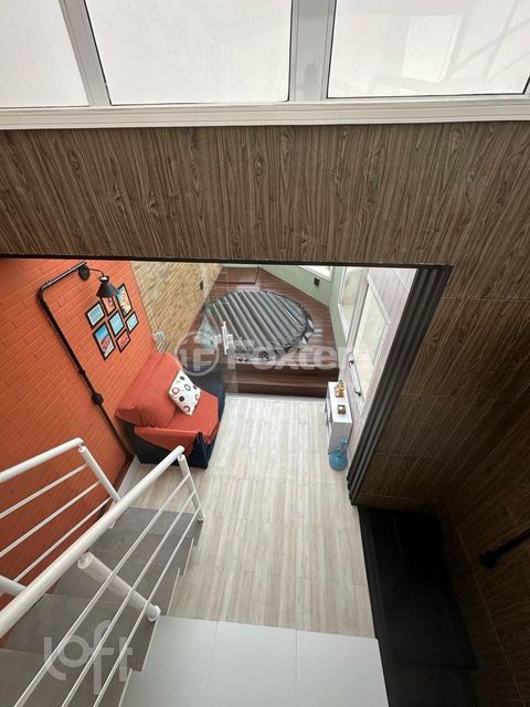 Image 6 - 855305