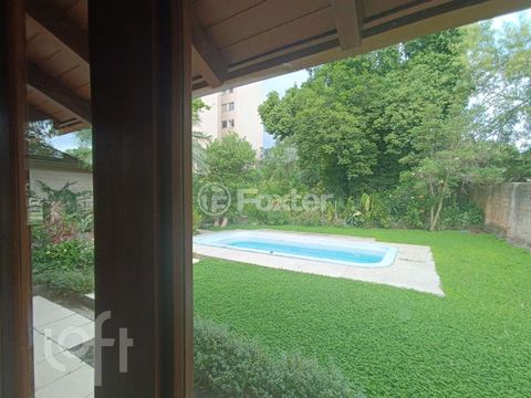 Image 6 - 855323