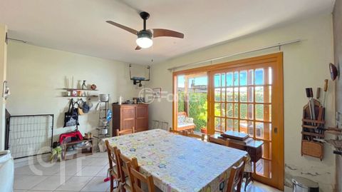 Image 18 - 855400