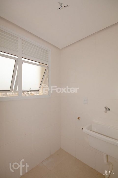 Image 6 - 855516