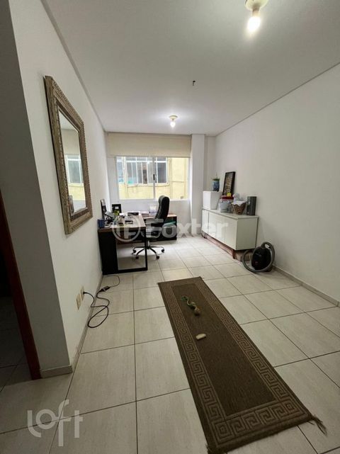 Image 3 - 855563