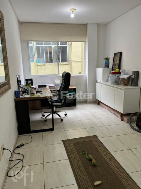 Image 4 - 855563