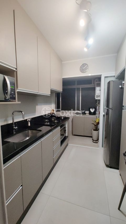 Image 3 - 855780