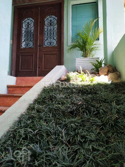 Image 0 - 855782