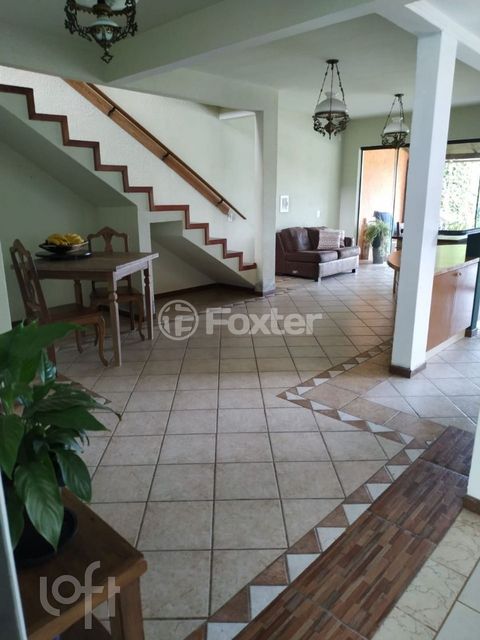 Image 7 - 855782