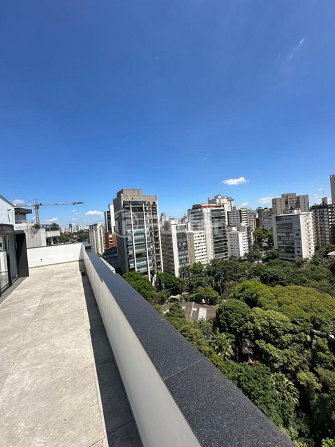 Image 4 - 855811