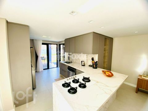 Image 3 - 855816