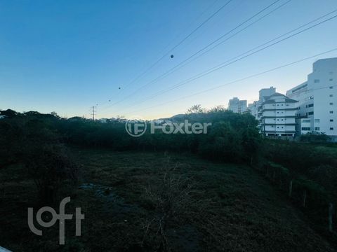 Image 11 - 855836