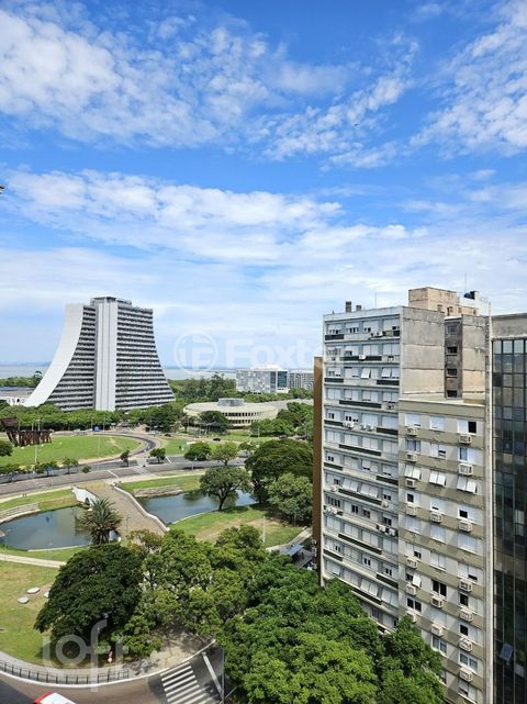 Image 19 - 855938