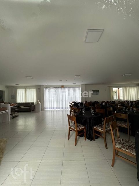 Image 4 - 855954