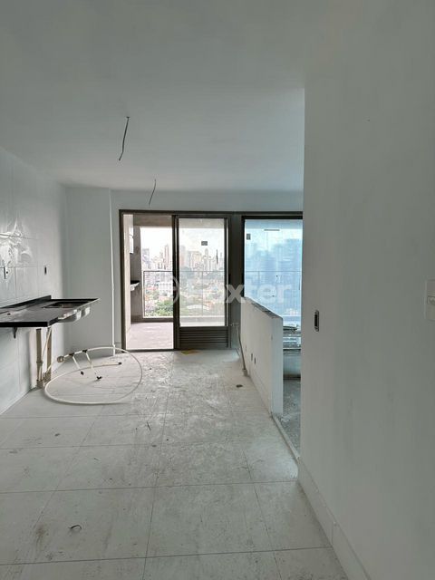 Image 6 - 856098
