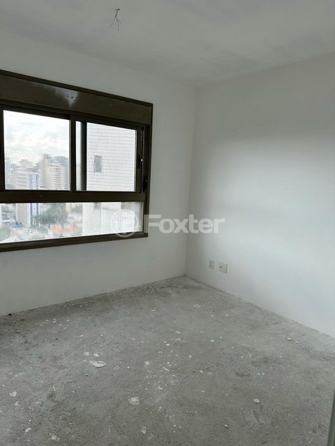 Image 9 - 856098