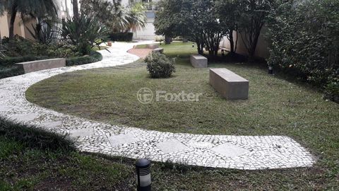 Image 10 - 856126