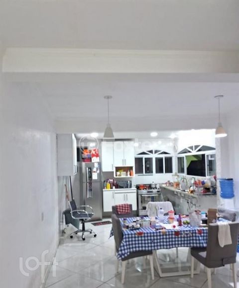 Image 3 - 856205