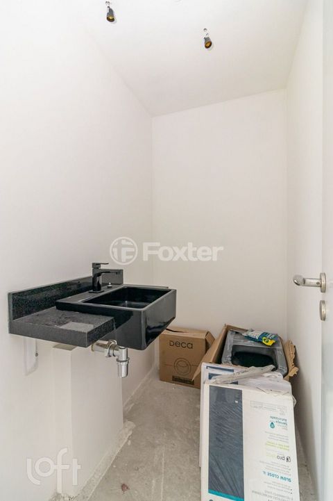 Image 6 - 856271