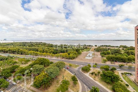 Image 11 - 856271