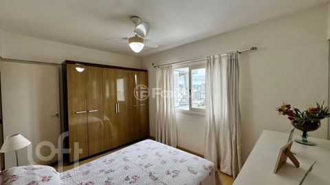 Image 9 - 856305