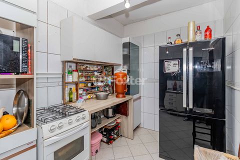 Image 10 - 856323