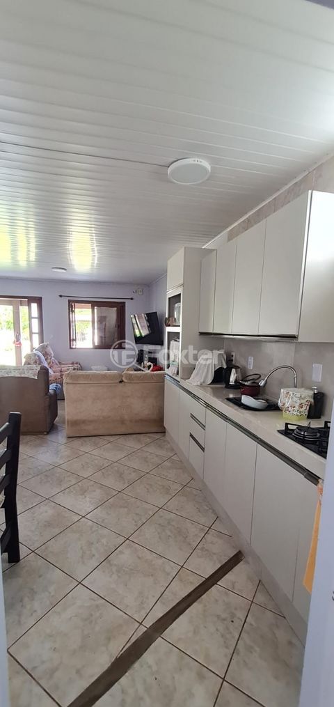 Image 5 - 856349