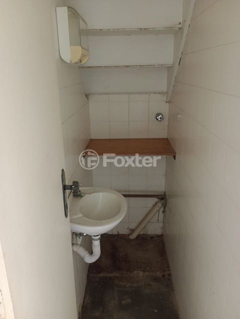 Image 7 - 856369