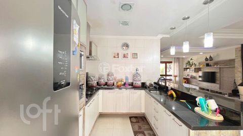 Image 9 - 856385