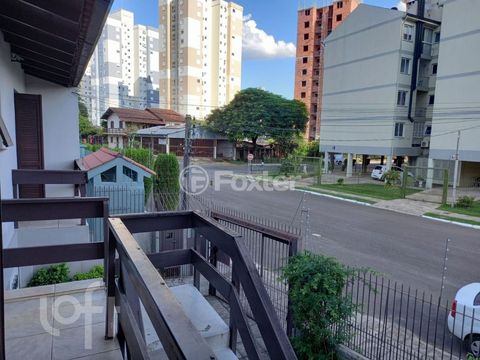 Image 10 - 856418