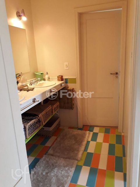 Image 9 - 856474