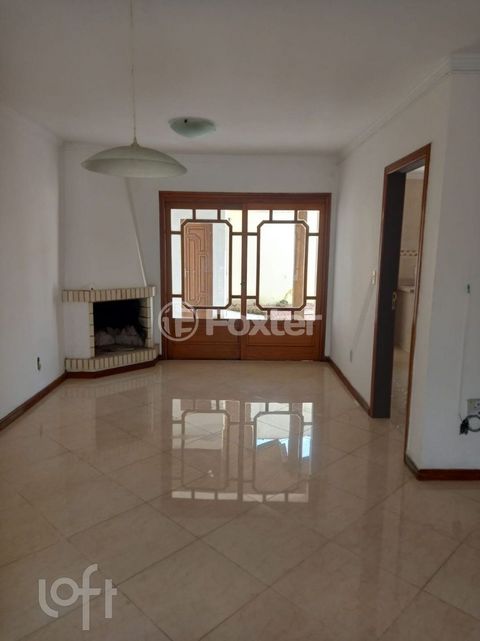 Image 11 - 856548