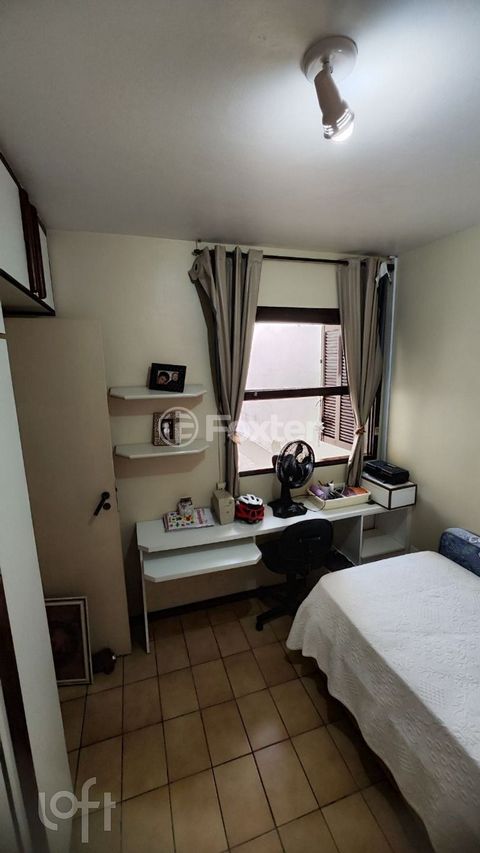 Image 7 - 856552