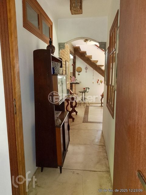 Image 7 - 856605