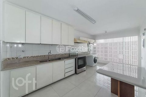 Image 8 - 856715