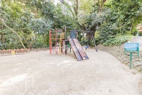 Image 4 - 856789
