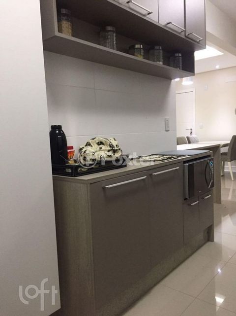 Image 3 - 856794