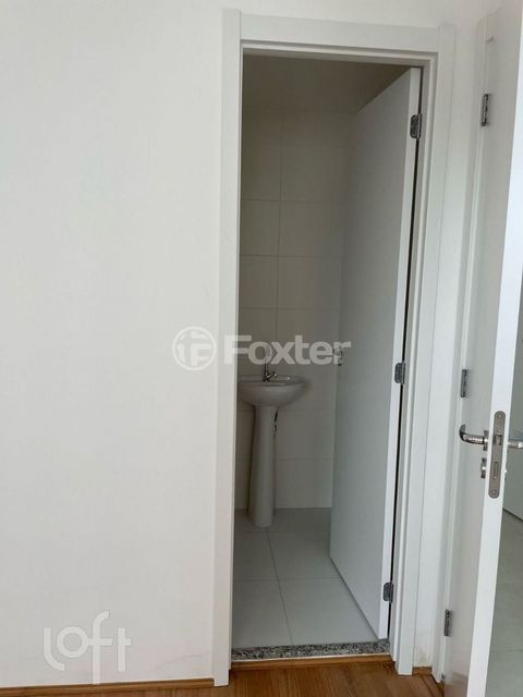 Image 2 - 856836