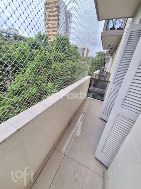 Image 4 - 856876