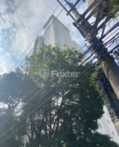 Image 3 - 856923